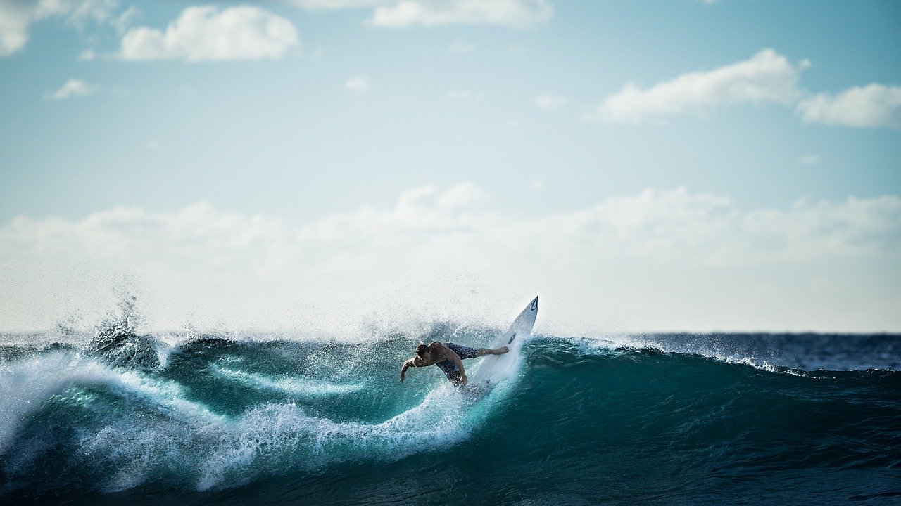 best beginner surfing beaching in maui